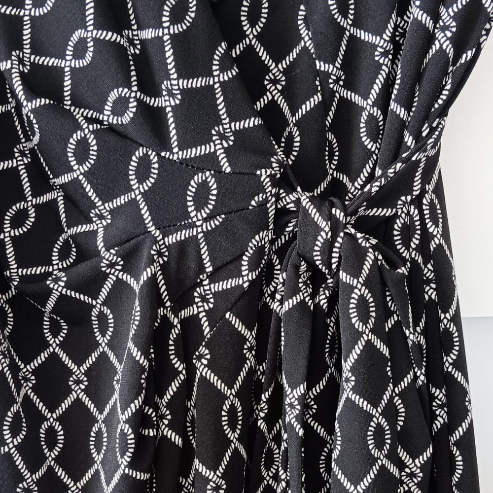 MOTHERHOOD MATERNITY Black Geometric Mini Wrap Dress Size S - Picture 3 of 7